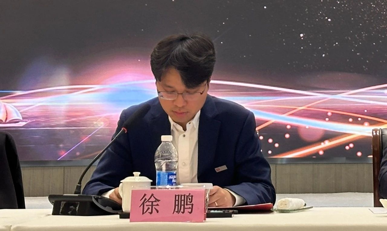 宣讀報(bào)告.jpg